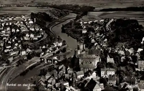 Ak Runkel an der Lahn, Totalansicht, Fliegeraufnahme