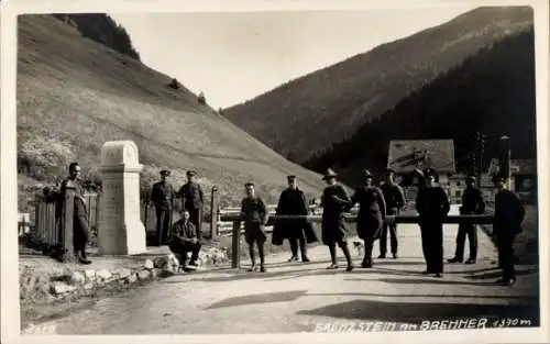 Ak Tirol, Südtirol, Passo Brennero, Brennerpass, Grenze, Grenzstein, Schranke, Zollbeamten