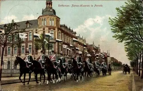 Ak Rathenow im Havelland, Zieten Husaren in Parade