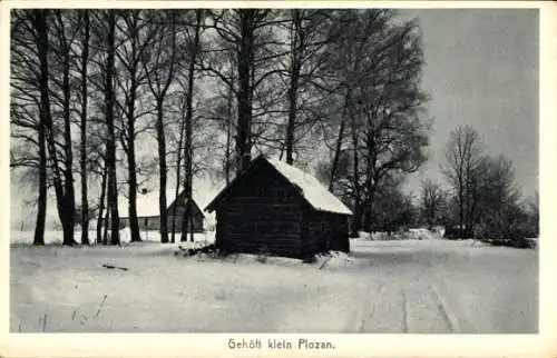 Ak Plozan Lettland, Gehöft im Winter, Schnee, Holzhütte