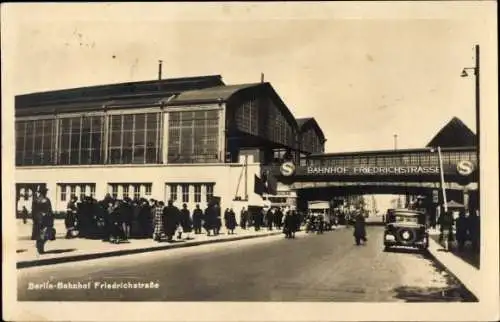 Ak Berlin Mitte, Friedrichstraße, Bahnhof, Straßenansicht