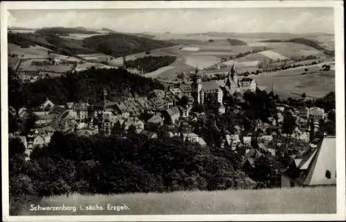 Ak Schwarzenberg im Erzgebirge Sachsen, Gesamtansicht mit Schloss