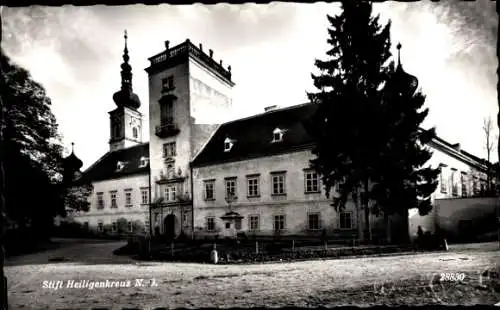 Ak Heiligenkreuz Niederösterreich, Stift Heiligenkreuz