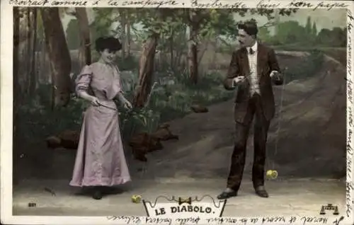 Ak Liebespaar spielt Diabolo, Spielzeug