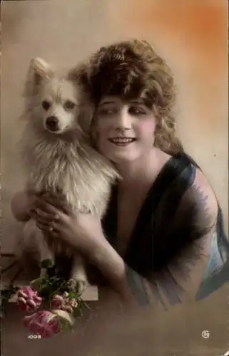 Ak Junge Frau mit ihrem Hund, Spitz, Rosen
