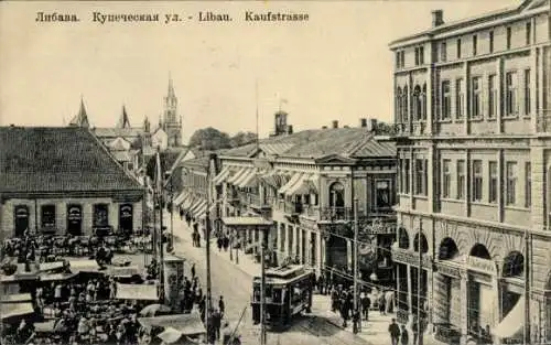 Ak Liepaja Libau Lettland, Kaufstraße, Straßenbahn, Markt