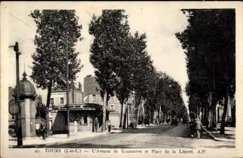 Ak Tours Indre et Loire, l'Avenue de Grammont et Place de la Liberte