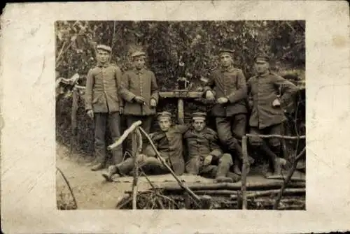 Foto Ak Deutsche Soldaten in Uniformen