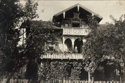 Foto Ak München Bayern, Partie an einem Wohnhaus