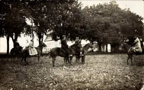 Foto Ak Augsburg in Schwaben, Deutsche Soldaten in Uniformen, Pferde, I WK