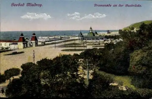 Ak Międzyzdroje Ostseebad Misdroy Pommern, Promenade an der Seebrücke