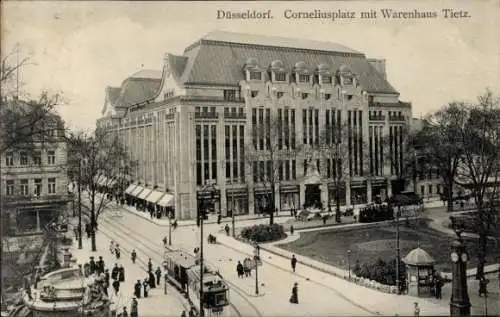 Ak Düsseldorf am Rhein, Corneliusplatz mit Warenhaus Tietz, Straßenbahn, Kiosk