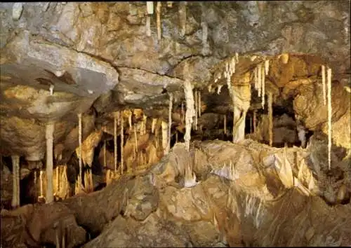 Ak Attendorn im Sauerland, Tropfsteinhöhle, Alhambragrotte