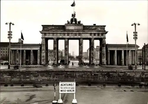 Ak Berlin, Brandenburger Tor, Berliner Mauer