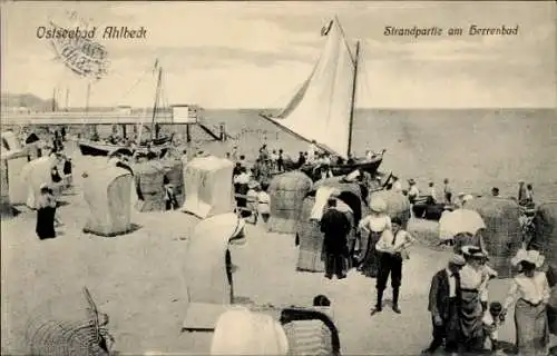 Ak Ostseebad Ahlbeck Heringsdorf auf Usedom, Strand am Herrenbad, Segelboot, Personen