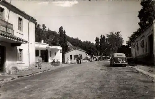 Ak Le Perthus Pyrénées Orientales, Frontiere d'Espagne, Poste de Police Francais et Espagnol