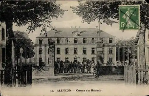 Ak Alençon Orne, Husarenkaserne