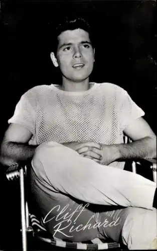 Ak Sänger Cliff Richard, Portrait