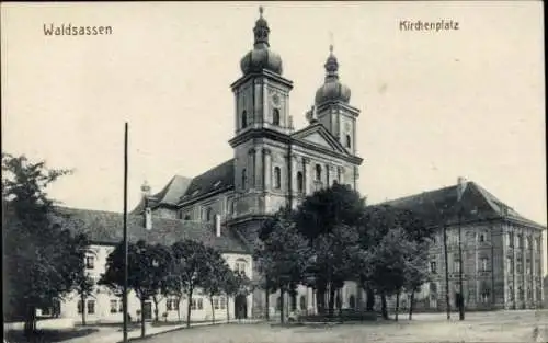 Ak Waldsassen in der Oberpfalz, Kirchenplatz