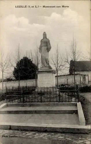 Ak Luzillé Indre et Loire, Monuments aux Morts