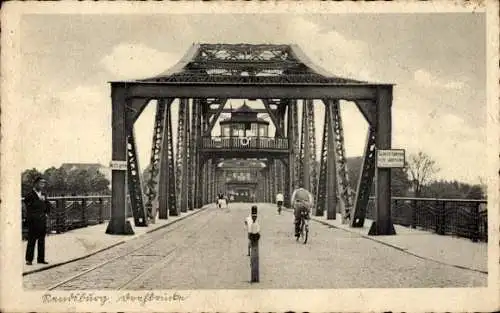 Ak Rendsburg in Schleswig Holstein, Brücke, Passanten, Fahrrad