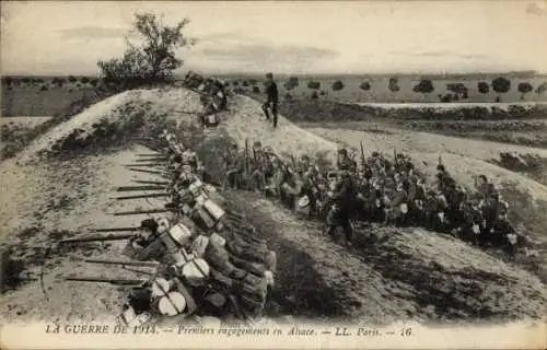 Ak Schlachtfeld im Elsass 1914, französische Soldaten, erste Kämpfe