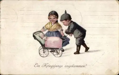 Ak Kind in Uniform, Pickelhaube, Kinderwagen, Mutter, Kind, Ein Kriegsjunge angekommen