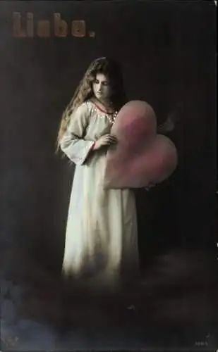 Ak Allegorie, Liebe, Frau mit Herz