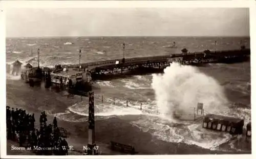 Ak Morecambe Lancaster Lancashire England, Pier, Sturm