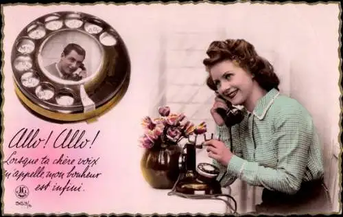 Ak Liebespaar beim Telefonieren, Telefon, Blumen, Blumenvase, Kitsch