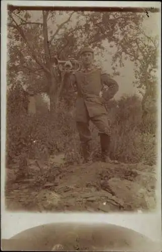 Foto Ak Deutscher Soldat in Uniform, Hornist, Musiker, I WK