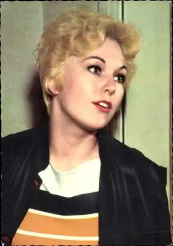 Ak Schauspielerin Kim Novak, Portrait