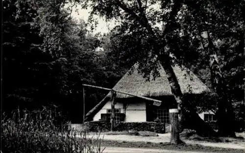 Ak Arnhem Gelderland Niederlande, Nationalmuseum für Folklore, Brunnen