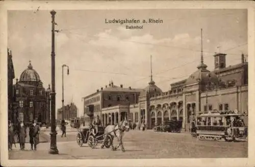 Ak Ludwigshafen am Rhein, Bahnhof, Straßenbahn