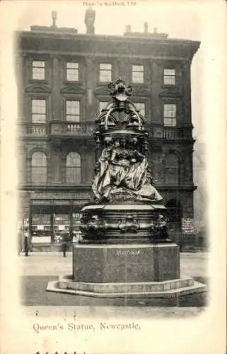 Ak Newcastle upon Tyne Northumberland England, Queens Statue