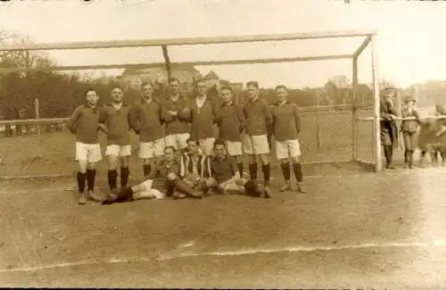 Foto Ak Fußball, Fußballmannschaft, Tor