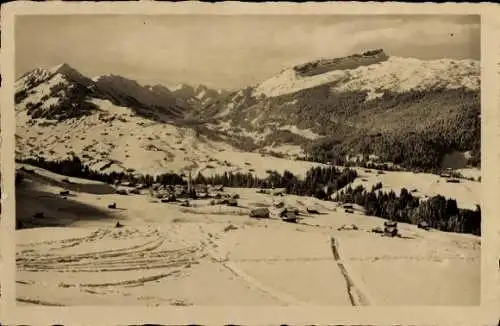 Ak Riezlern Mittelberg Vorarlberg, Panorama mit Heuberg Abfahrt Schwarzwasser
