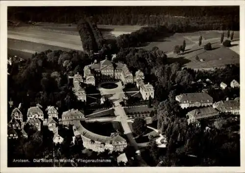 Ak Bad Arolsen in Hessen, Fliegeraufnahme, Teilansicht, Schloss