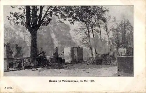 Künstler Ak Vriezenveen Overijssel, Zerstörung durch Brand vom 16. Mai 1905, A 3049