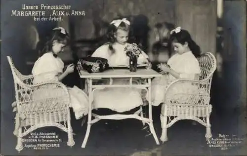 Ak Prinzessinnen Margarete, Alix und Anna von Sachsen, Beim Stricken, Photochemie