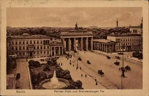 Ak Berlin Mitte, Brandenburger Tor, Pariser Platz, Springbrunnen