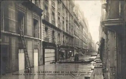 Postkarte Paris VII, Rue de Verneuil, Die große Seine-Flut Januar 1910