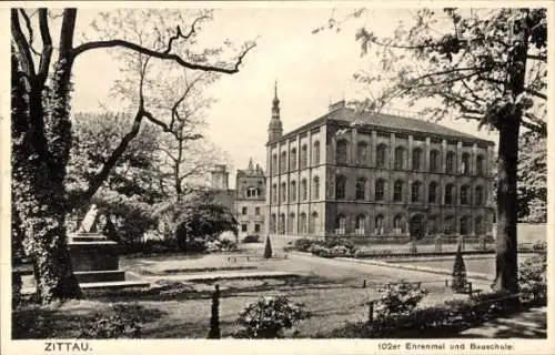 Ak Zittau in der Oberlausitz, 102er Ehrenmal, Bauschule