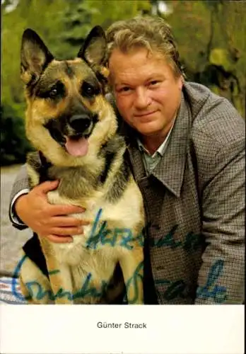 Ak Schauspieler Günter Strack mit Schäferhund, Autogramm