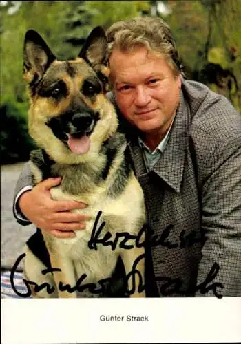 Ak Schauspieler Günter Strack mit Schäferhund, Autogramm