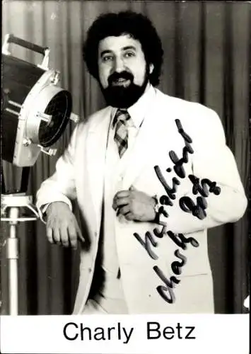 Ak Schauspieler Charly Betz, Portrait, Autogramm, Lampe