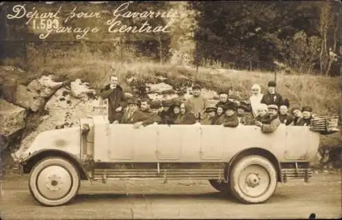 Foto Ak Menschen im Auto, Ausflug, Urlauber