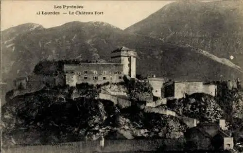 Ak Lourdes Hautes Pyrénées, Chateau Fort