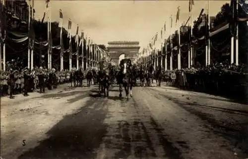 Foto Ak Paris VIII. Elysée-Viertel, Tag des Sieges, 1919, Arc de Triomphe