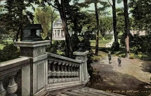 Ak Paris VIII, Parc Monceau, Blick von der kleinen Brücke